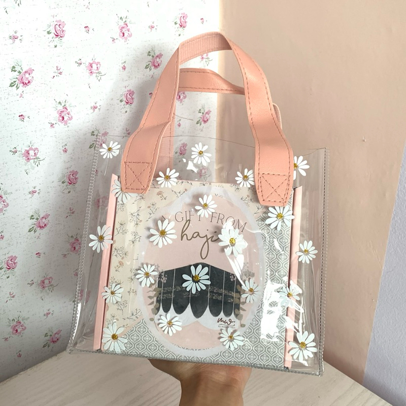 

Hampers Haji Umrah BAG FLOWER C (isi 2 BOX) 1 CREAM-A+1 MECCA-A