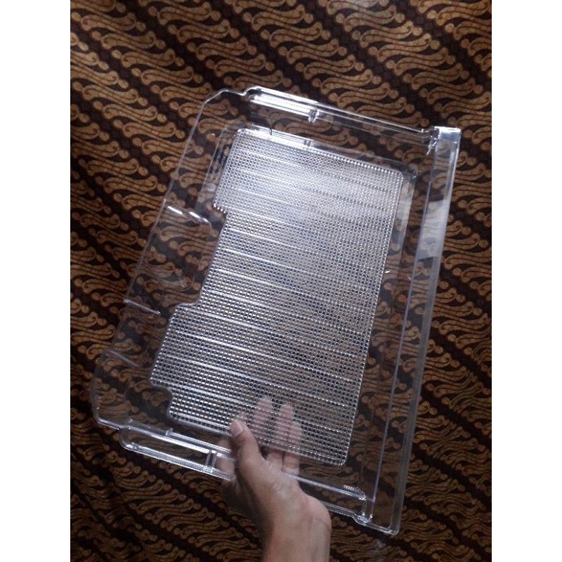 Rak ikan / tampungan air kulkas polytron