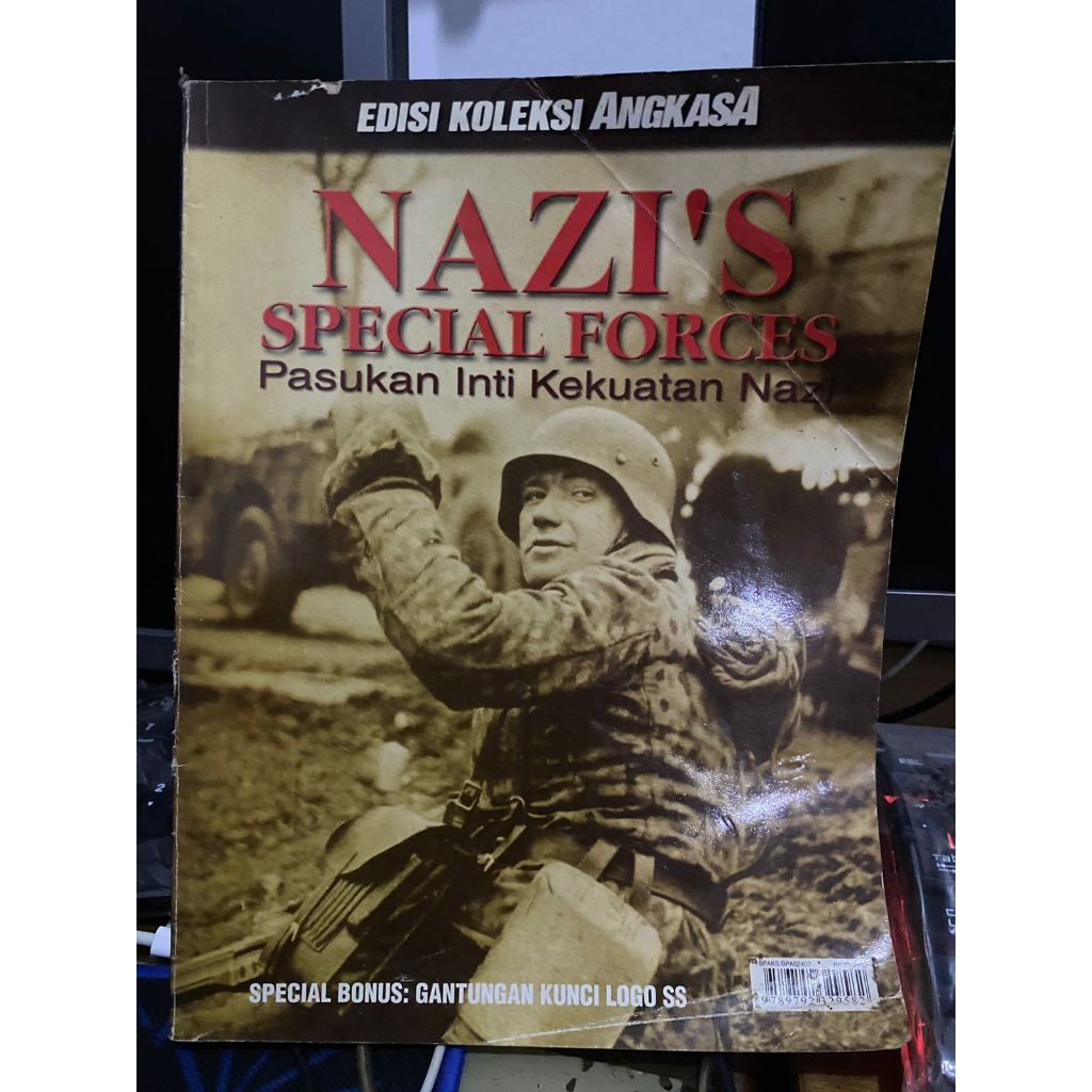 Majalah angkasa dan commando edisi koleksi