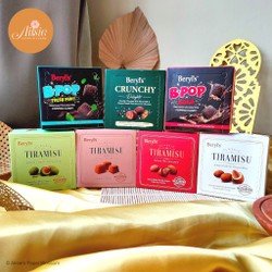 

Cokelat [PO EXP 2025] Beryl's Crunchy Strawberry 60g Varian Baru Beryl’s Ready Stock Jastip Malaysia Beryls Ori Ready Stock Jastip Malaysia Oleh-Oleh Khas Malaysia Cokelat VIral Import Snack KL MY Coklat Premium Choco Choclate Hadiah Gift Hamper