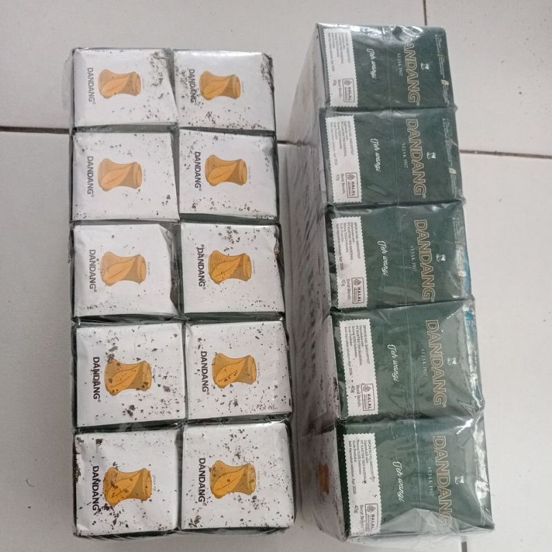 

Teh Dandang Hitam selection 1 slop (40gr x 10 bungkus)