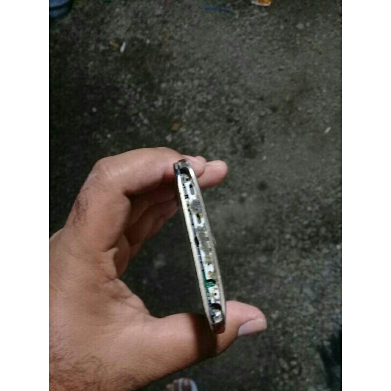 jua htc m9+ minus lcd tompel.ama ts kadang loncat loncat.jul gambling aja.sinyal aman, batrey gk awe