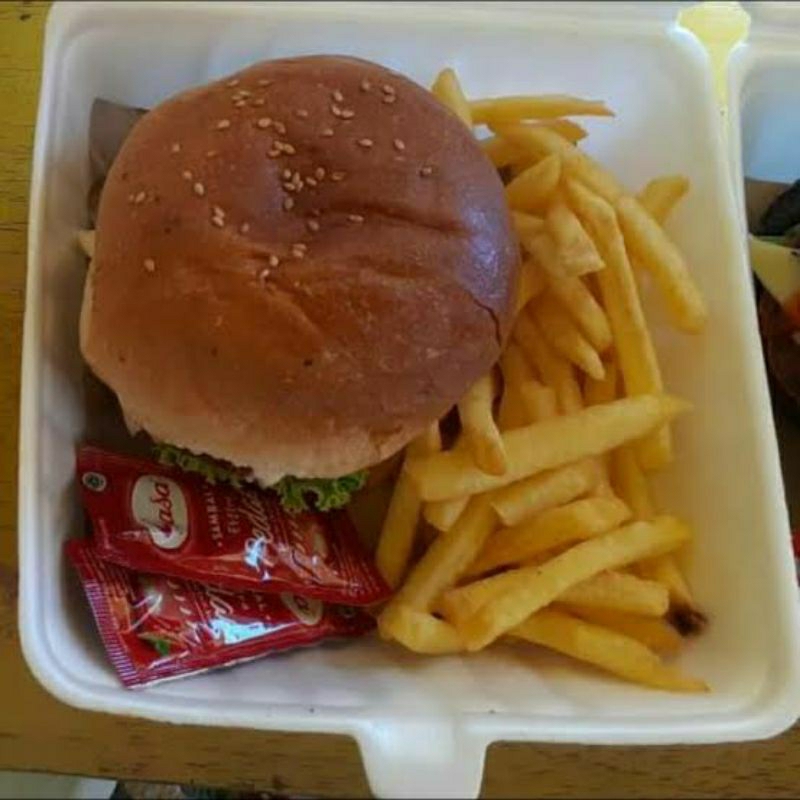 

Paket Sarapan Burger, Kentang, Susu Putih. Siap Makan