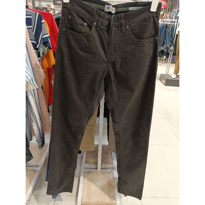 Celana jeans panjang Emba Jeans