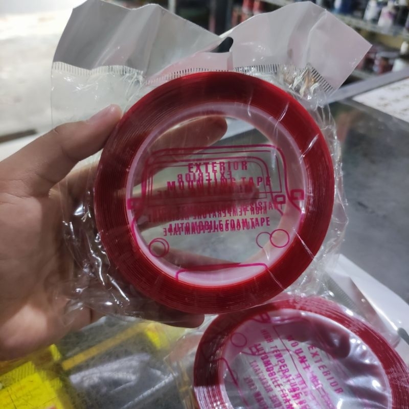 

Double tape transparant 1inch panjang 4,5M berkualitas Double tape transparant 1inch panjang 4,5M berkualitas