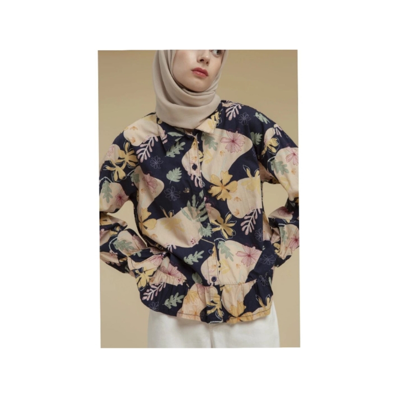 blouse shella EXIT signature