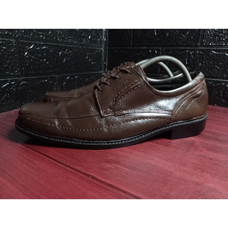 Sepatu Lee Cooper Pantofel (kulit-coklat). 8   , size 42, insol 26,5cm