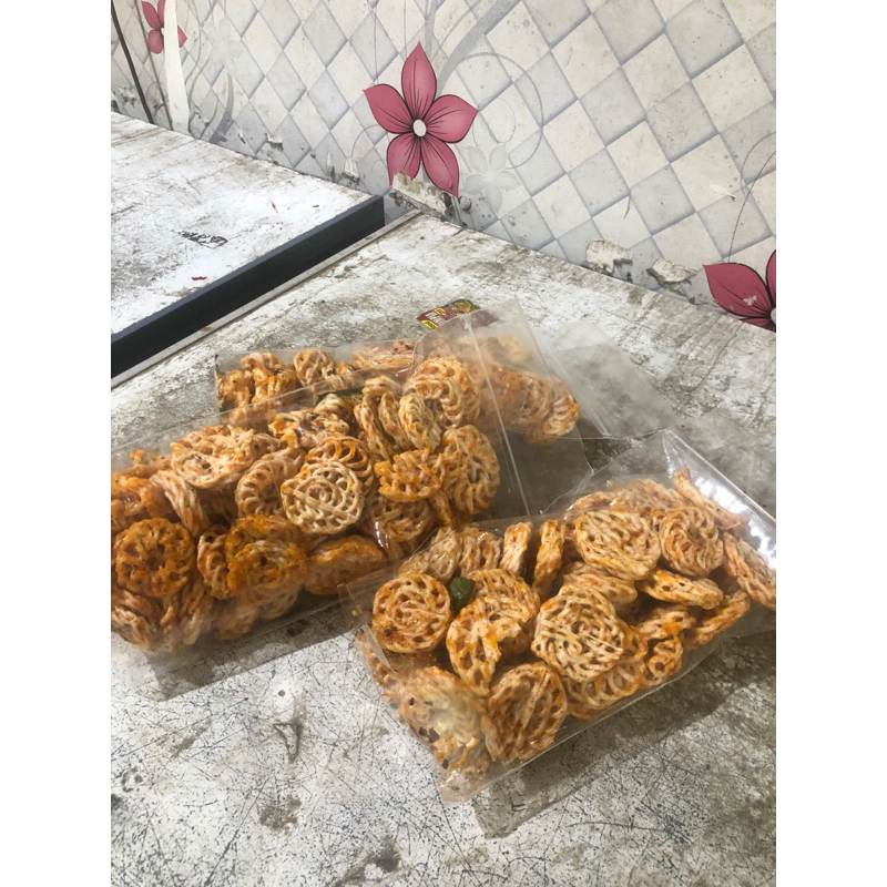 

kerupuk seblak pedas dan gurih