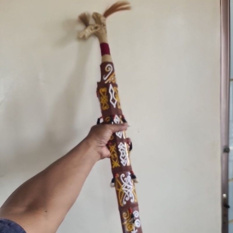 Mandau etnik Dayak kalimantan Mandau Naga di buat pengrajin lokal