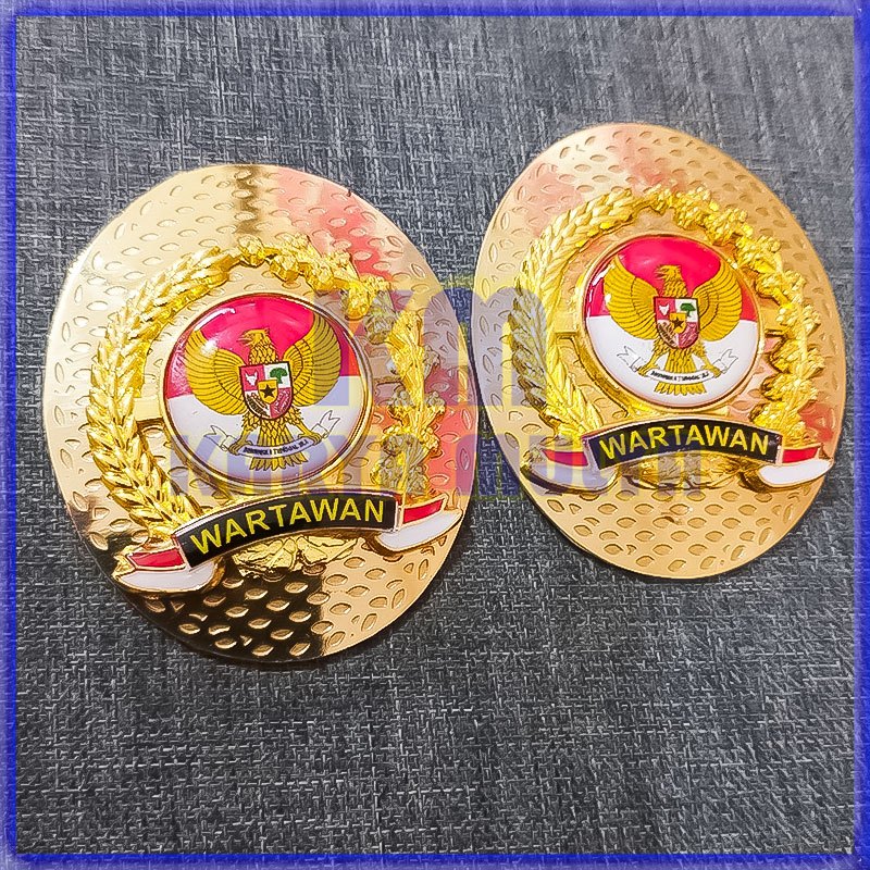 Pin Wartawan Bros Wartawan Logo Garuda Indonesia Model Padi Kapas dan Oval - Karya Mulya
