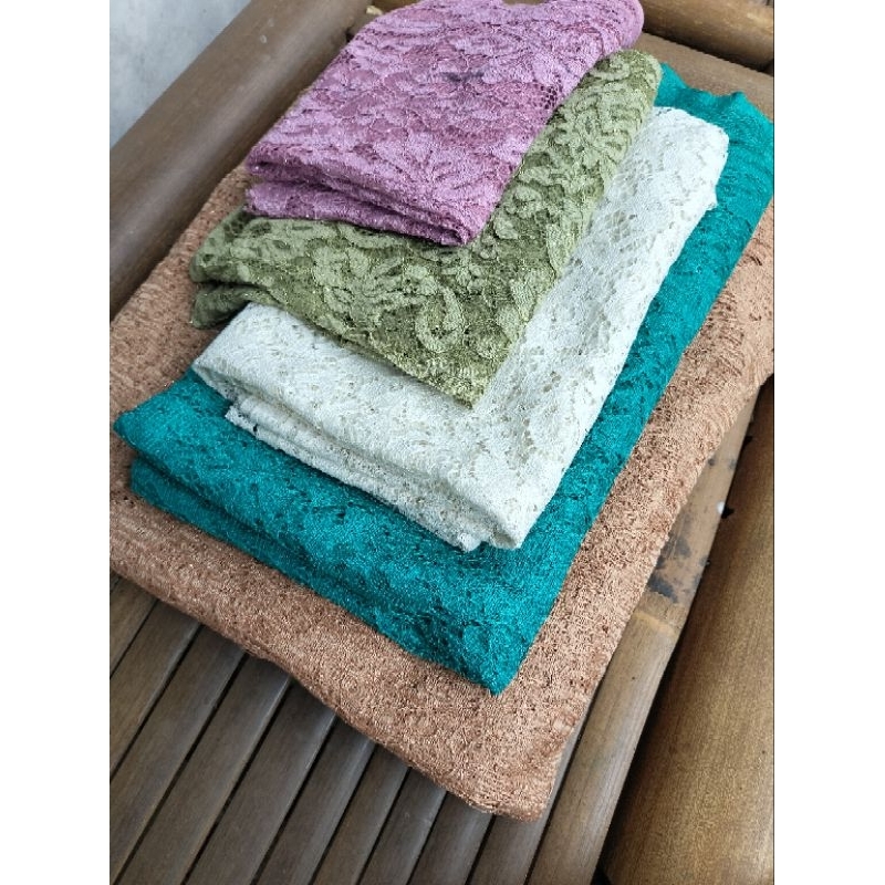 KAIN PERCA BROKAT SISA GARMEN UNTUK KERAJINAN TANGAN