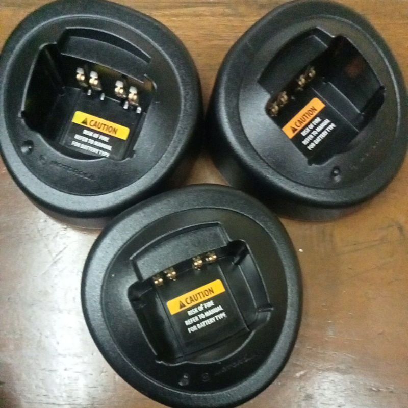 dekstop mangkok.an charger casan ht Motorola gp 328/gp 338 / Ats 2500 bekas original