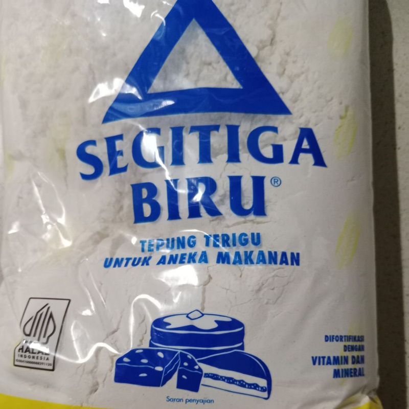 

Segitiga Biru