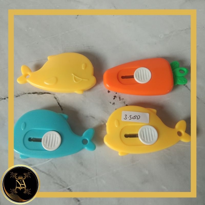 

[NA] Cutter mini Karakter/ Cutter pembuka paket/ Cutter dolphin