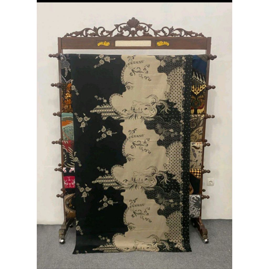Kain batik printing manual pekalongan warna dasar hitam batik arta