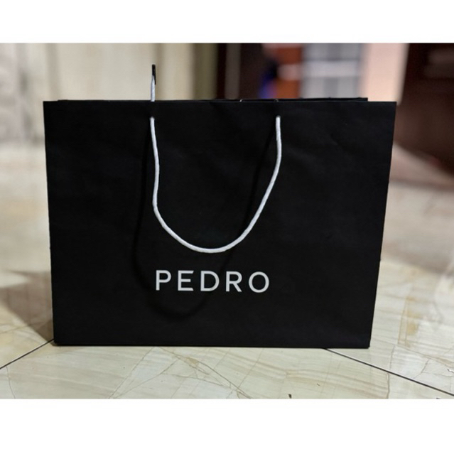 

Paperbag Pedro Original Large dan Medium Warna Abu dan Hitam