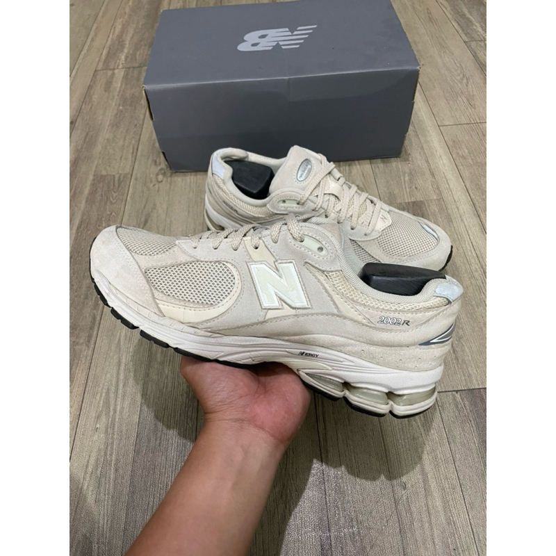 New Balance 2002R Beige #M101