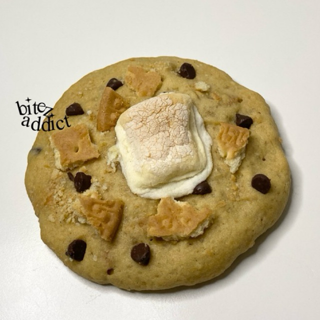 

bitez.addict | s’mores soft cookie