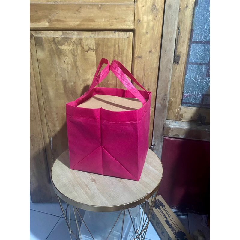 

(PCS) TAS HAJATAN SPUNBOND 60 GAM 22x22 TINGGI 25 CM / TAS WALIMAH / TAS NASI BOX / TAS BELANJA