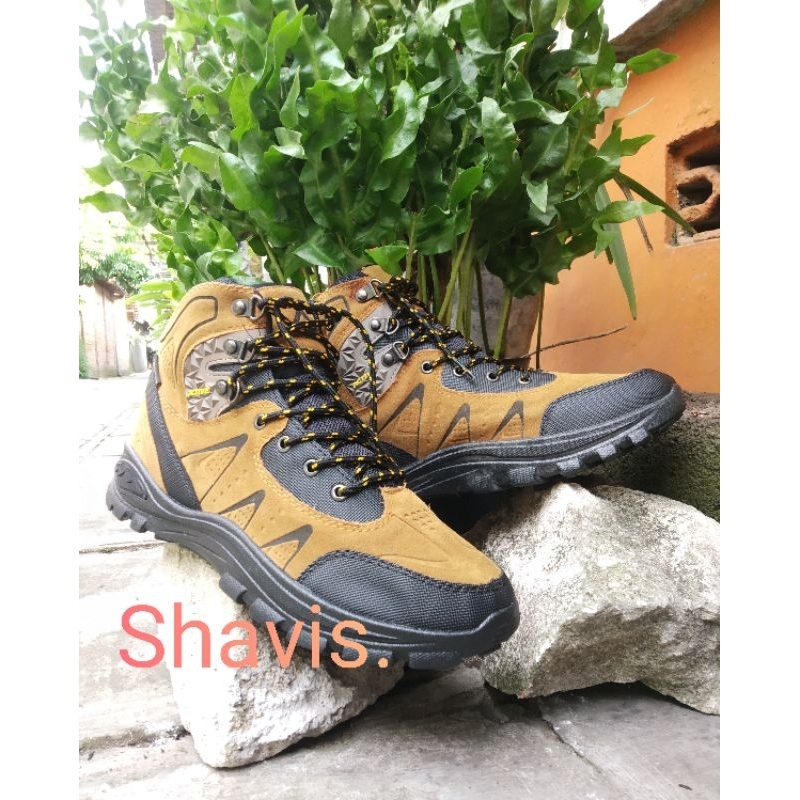 Aerostreet Active Outdoor High / sepatu hiking / sepatu pria / sepatu adventure / sepatu gunung
