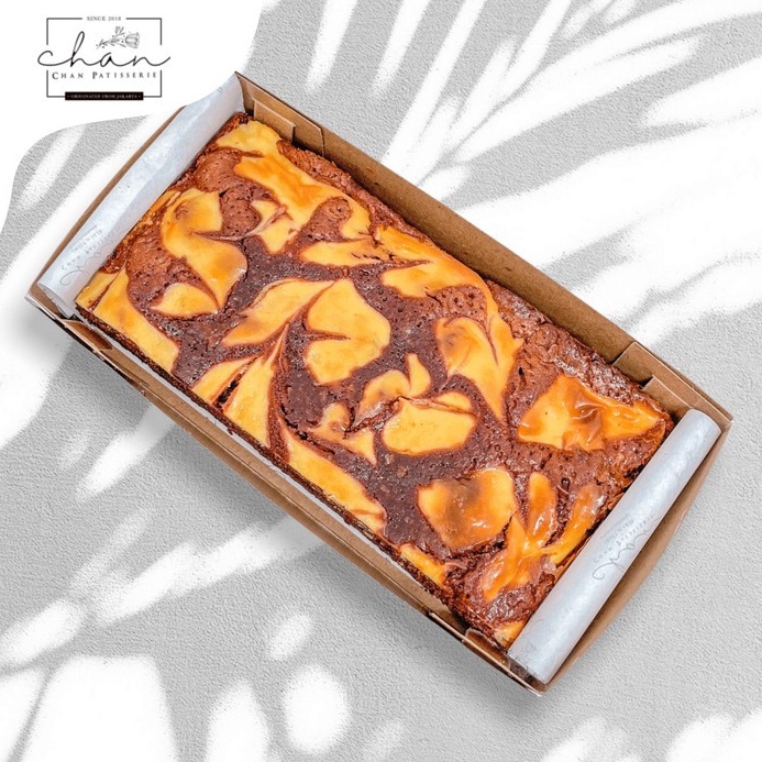 

BOMBASTIS Brownies Red Velvet Dark Chocolate Chan Patisserie Hampers Kue LebaranEid MubarakIdul Fitri Size 2x1cm