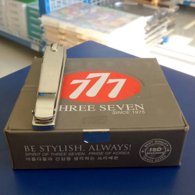 

PANAS Gunting kuku 777 besar Silver N211