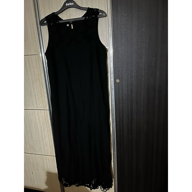 Preloved dress hitam panjang lace