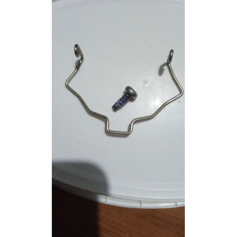 kancing penutup bohlam halogen Honda Mobilio old