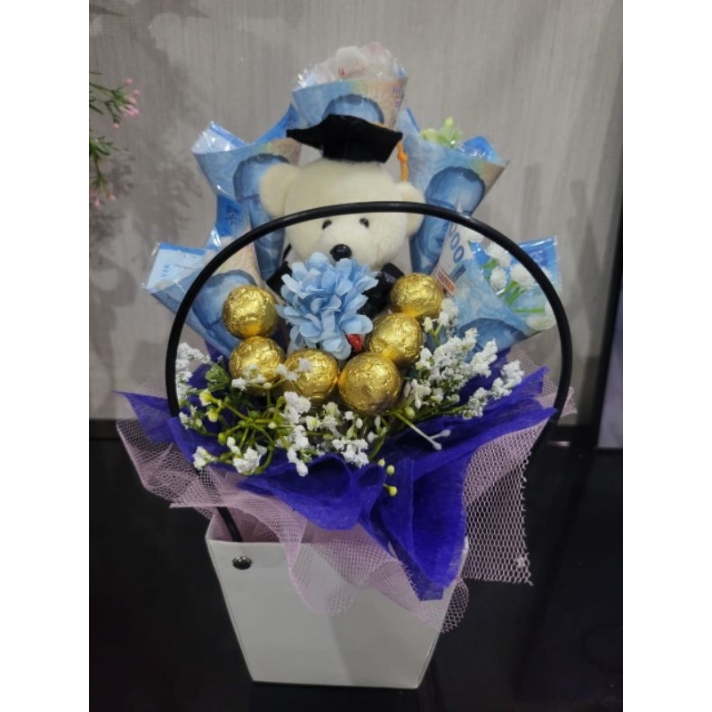 buket/hampers wisuda