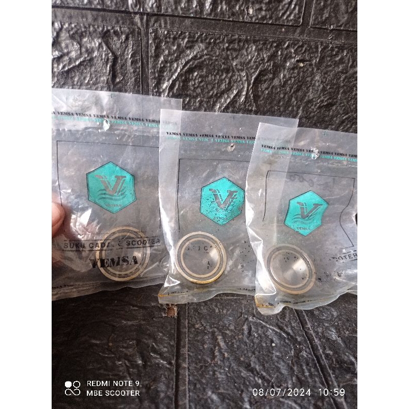 Laher kruk as vespa merk vemsa bagian kanan magnet magned