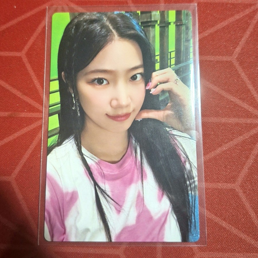 LE SSERAFIM Kazuha Solo Jacket Photocard