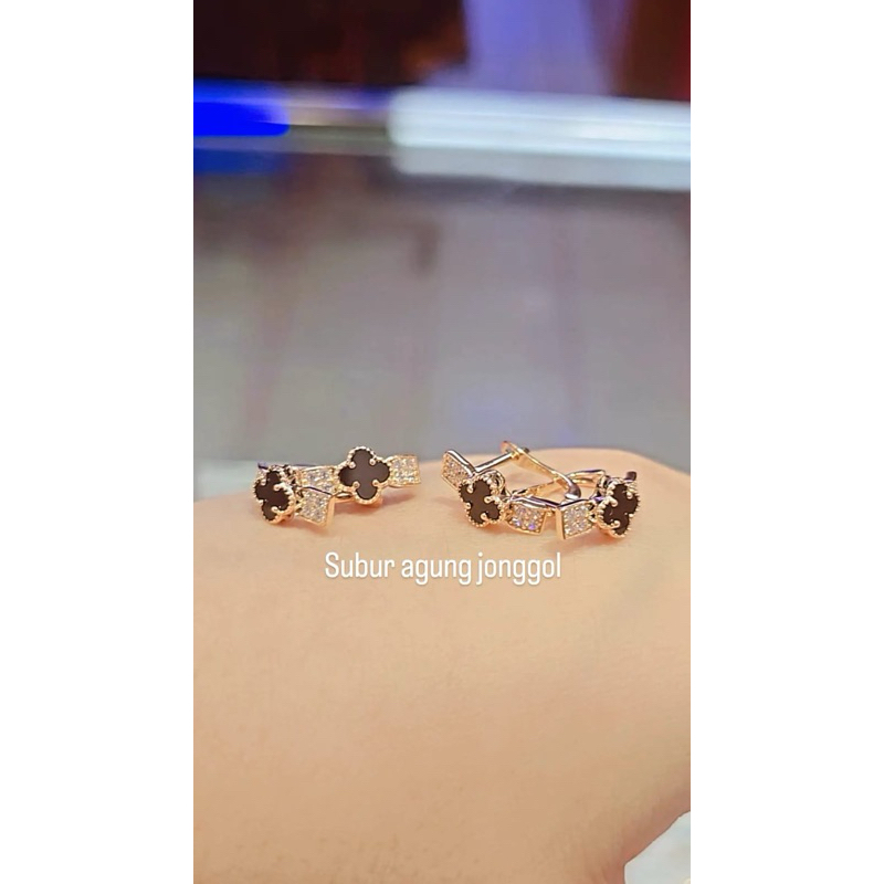 Anting jepit listring clover hitam 8k rosegold