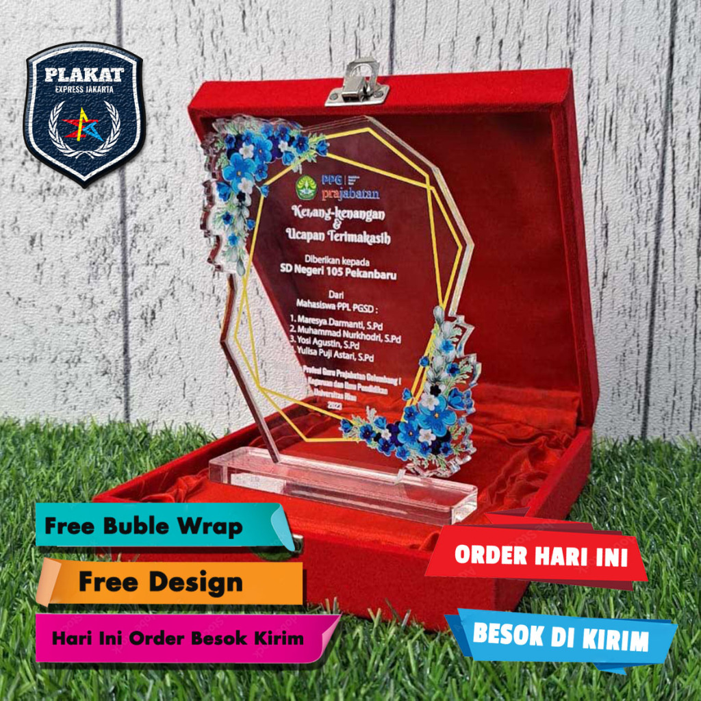 plakat | plakat akrilik | plakat akrilik custom | plakat akrilik murah | plakat akrilik wisuda | pla