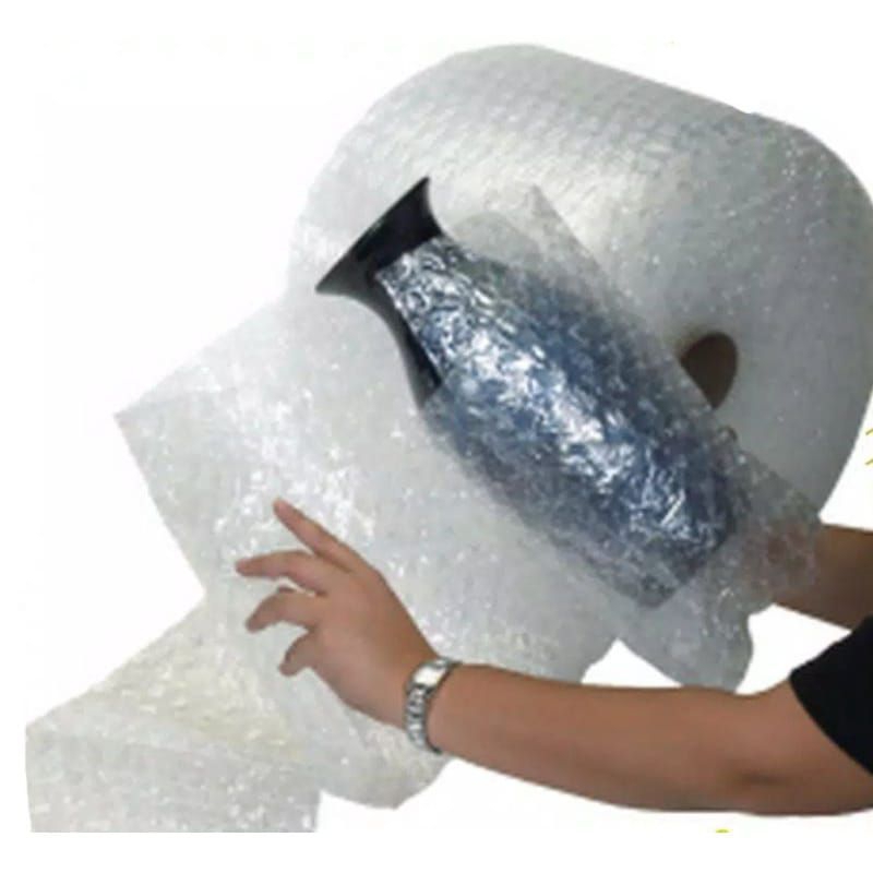 

BUBBLE WRAP DAN KARDUS / PACKING AMAN