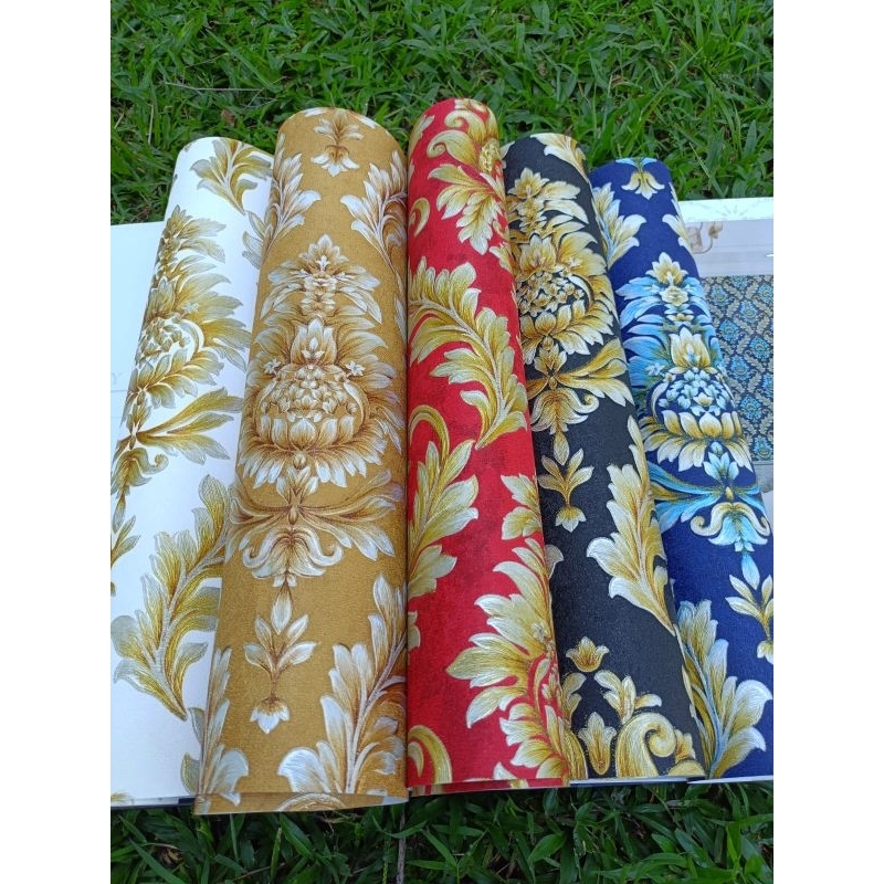 Wallpaper Motif Batik Klasik Salur Emas