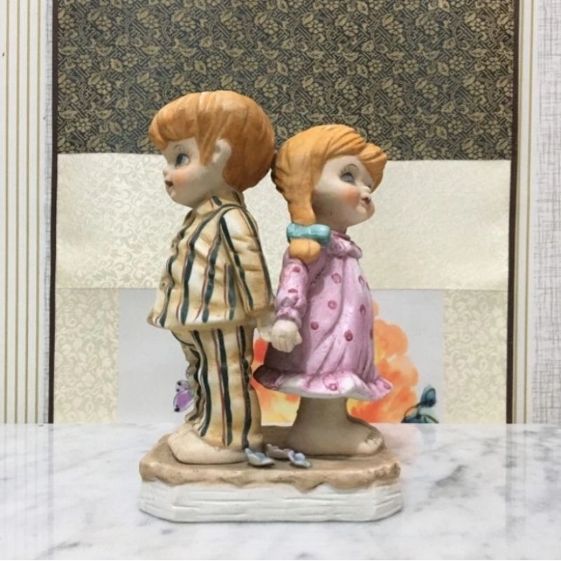 Patung keramik vintage boy and girl