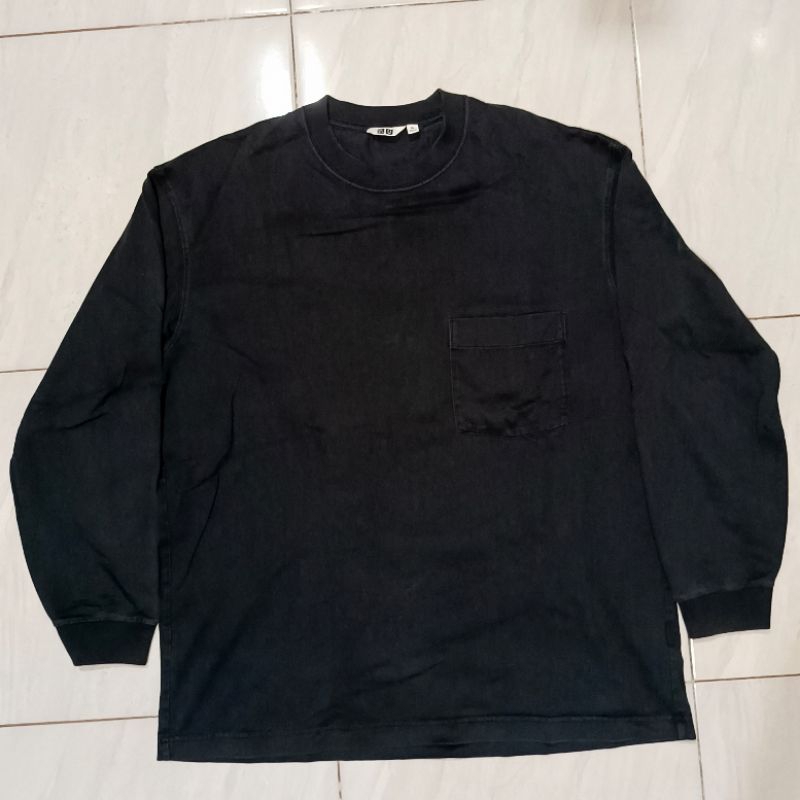 UNIQLO LONG SLEEVE TSHIRT POCKET BLACK