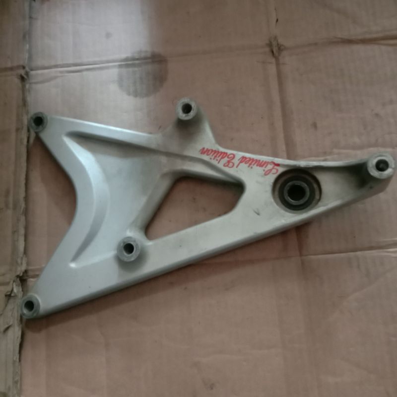 swing arm dudukan knalpot Vario 125 old