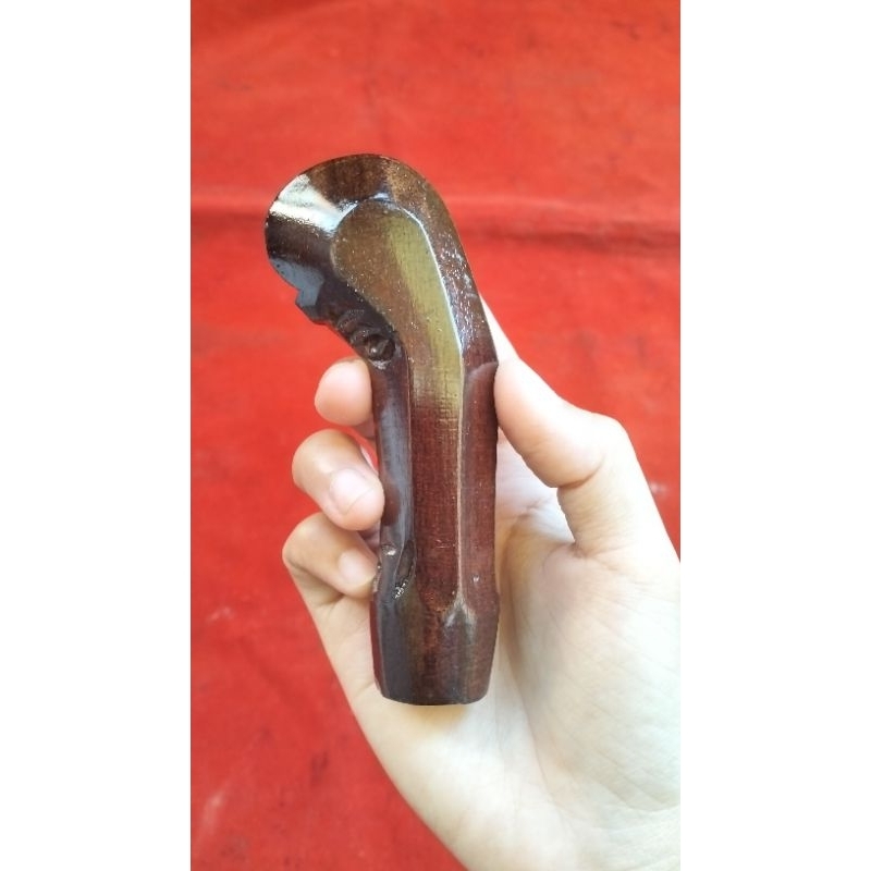 Deder keris (handle)