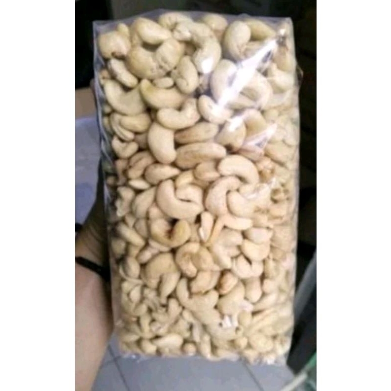 

kacang mete utuh sk mentah 1kg (Termurah)