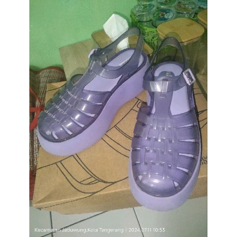 PRELOVED MELISSA POSESSION PLATO AD