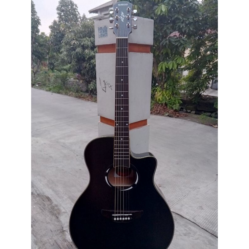 gitar akustik Yamaha apx500ii