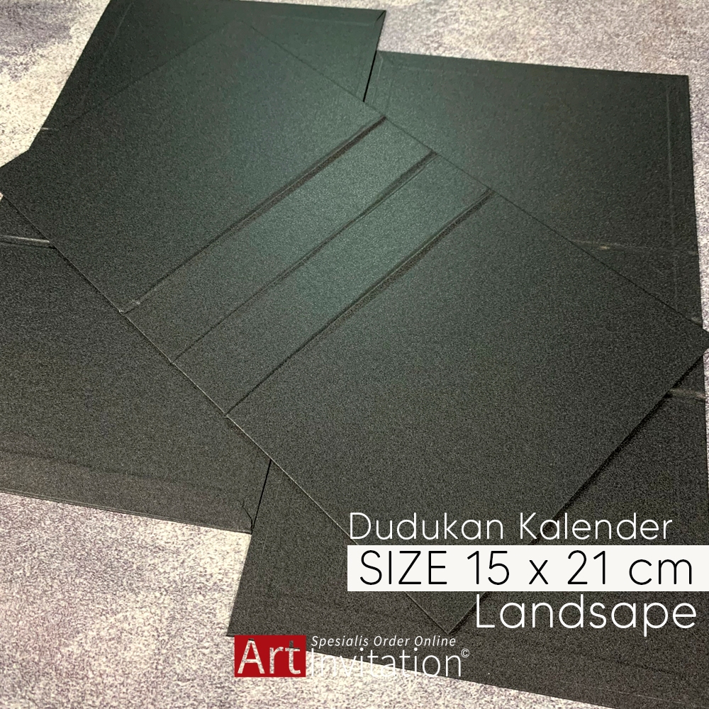 

Tatakan Kalender Meja HITAM Linen