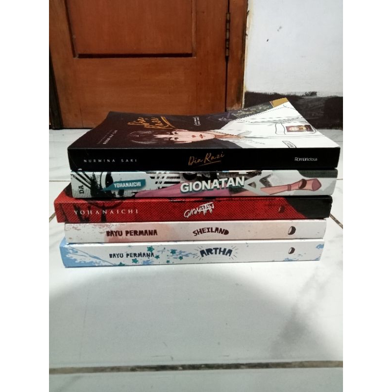 novel (preloved) dia razi, gionatan, gionatan 2, sheiland, artha