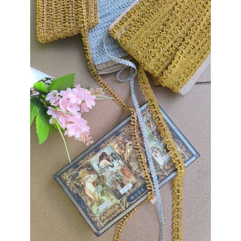 [ KAWAII LACE ] Renda Emas silver mayoret kostum