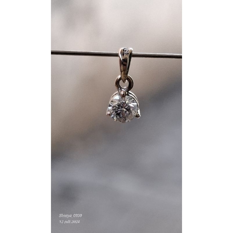 Liontin pendant emas berlian