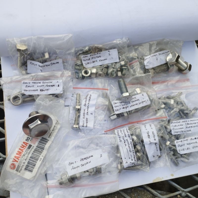 Baut Full BodySet Yamaha DT100 Standart Restorasi 1Set untuk Body Motor PNP Pada Setiap Panil masing