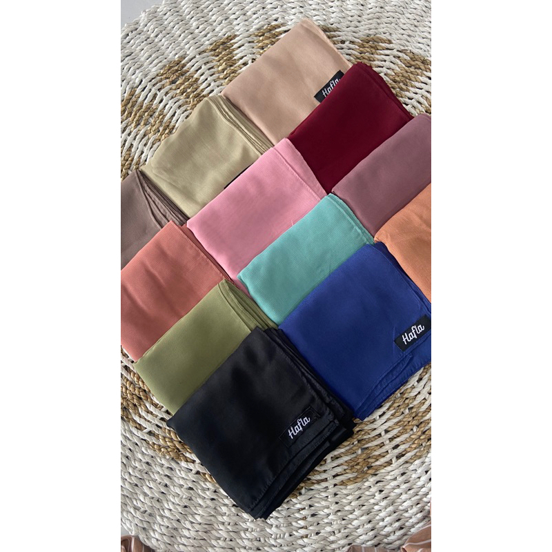 Jilbab Segi Empat / Bella Square / Bahan Pollycotton / Jilbab Anti Letoy / Jilbab sekolah /Jilbab Se