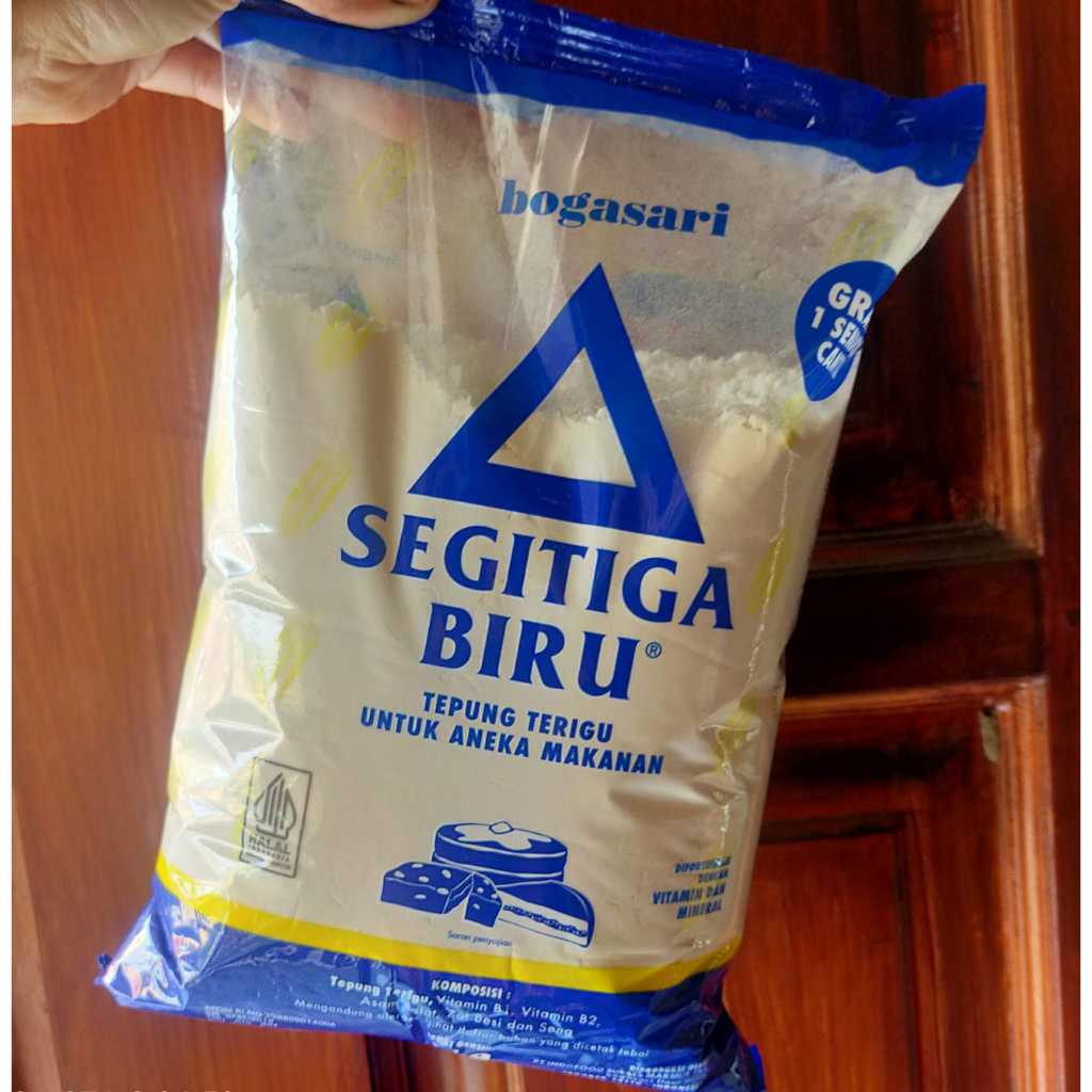 

TEPUNG TERIGU SEGITIGA BIRU 1 Kg (PROTEIN SEDANG)