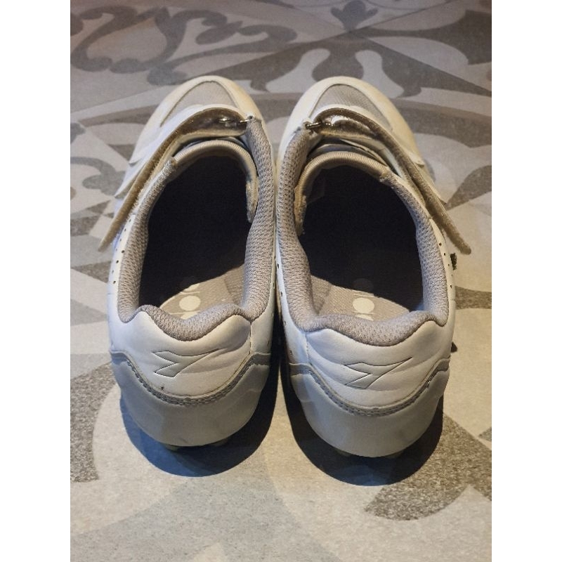 sepatu cleat diadora